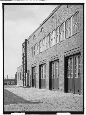 Vorschaubild von Feuerwache Rugenberger Hafen (Hamburg-Waltershof): Teilansicht des Gebäudes