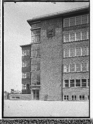 Vorschaubild von Schule Adlerstrasse (Hamburg-Barmbek): Gebäude Teilansicht