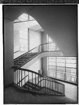 Vorschaubild von Schule Adlerstrasse (Hamburg-Barmbek): Treppenhaus-Detail