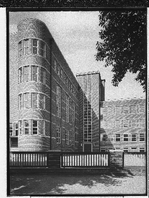 Vorschaubild von Schule Alstertal (Erdkampsweg) (Hamburg-Fuhlsbüttel): Perspektivische Teilansicht