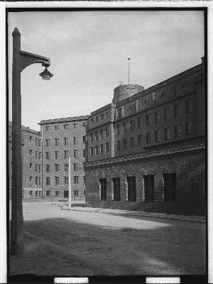 Vorschaubild von Untersuchungsgefängnis [Erweiterungsbau] (Hamburg-Neustadt): Teilansicht Hofseite