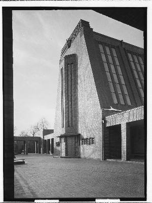 Vorschaubild von Krematorium Ohlsdorf (Hamburg-Ohlsdorf): Teilansicht des Gebäudes