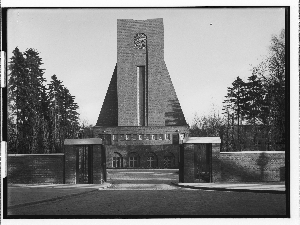 Vorschaubild von Krematorium Ohlsdorf (Hamburg-Ohlsdorf): Stirnansicht des Gebäudes