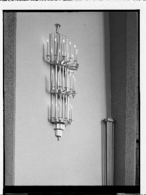 Vorschaubild von Kapelle 13 (Hamburg-Ohlsdorf): Deckenbeleuchtung (Krone)
